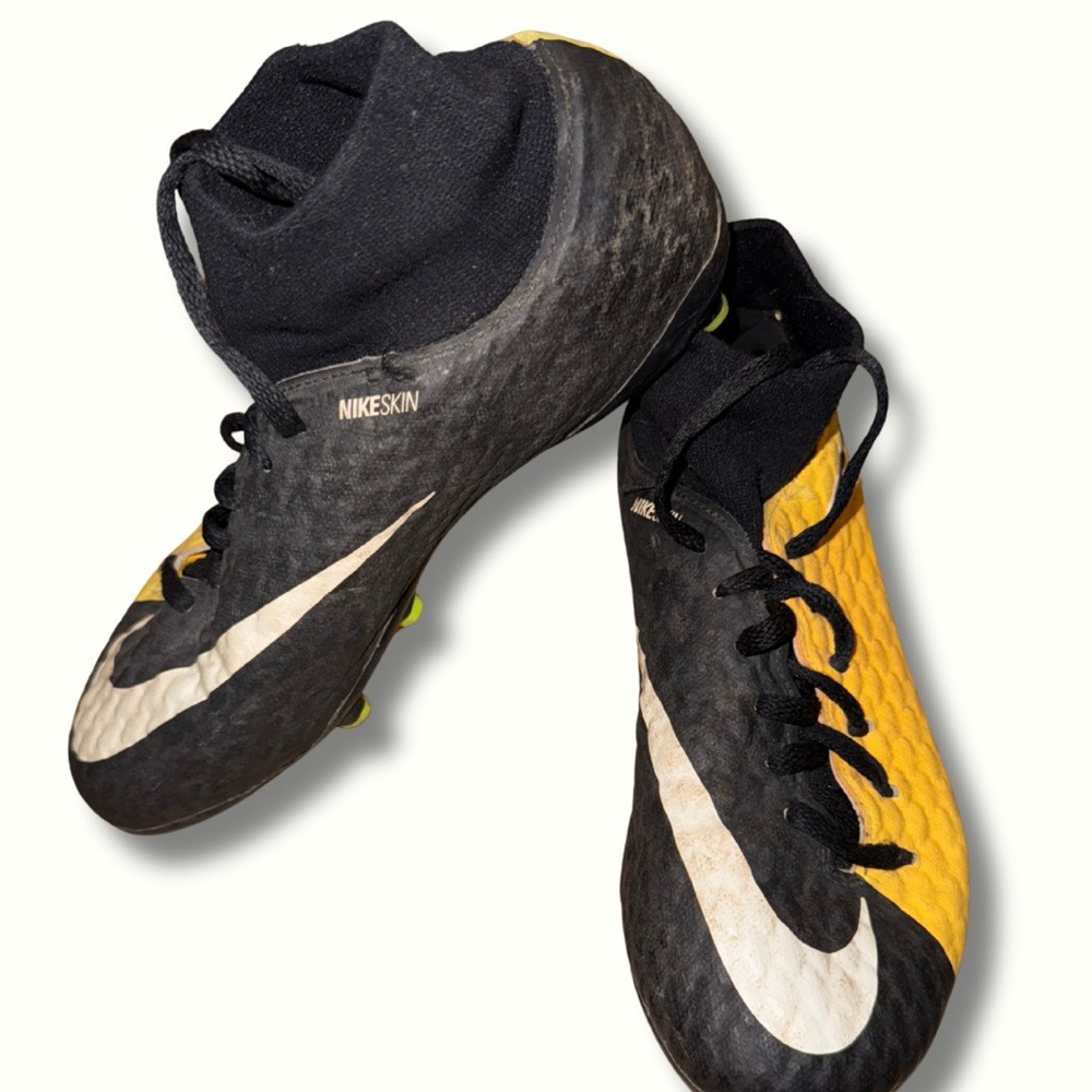 Size 4 boys NIKE Skin Hypervenom Cleats